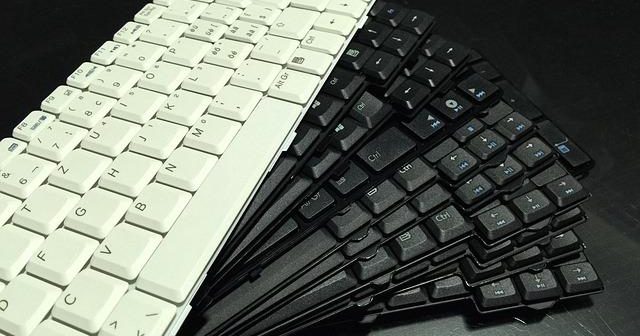 Evoluzione delle tastiere: dai terminali IBM ai modelli meccanici moderni